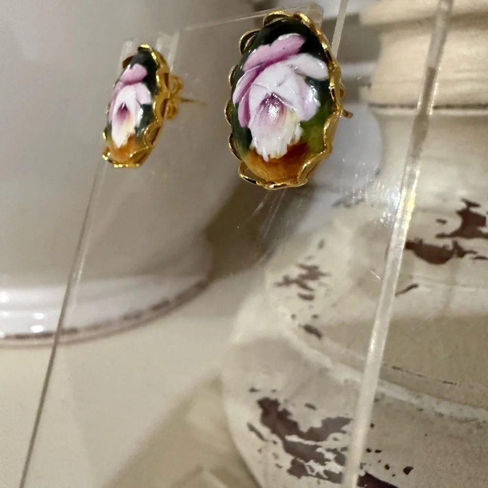 Vintage Painted Floral Gold Tone Earrings